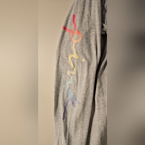 VS Pink long sleeve - Picture 3 of 4